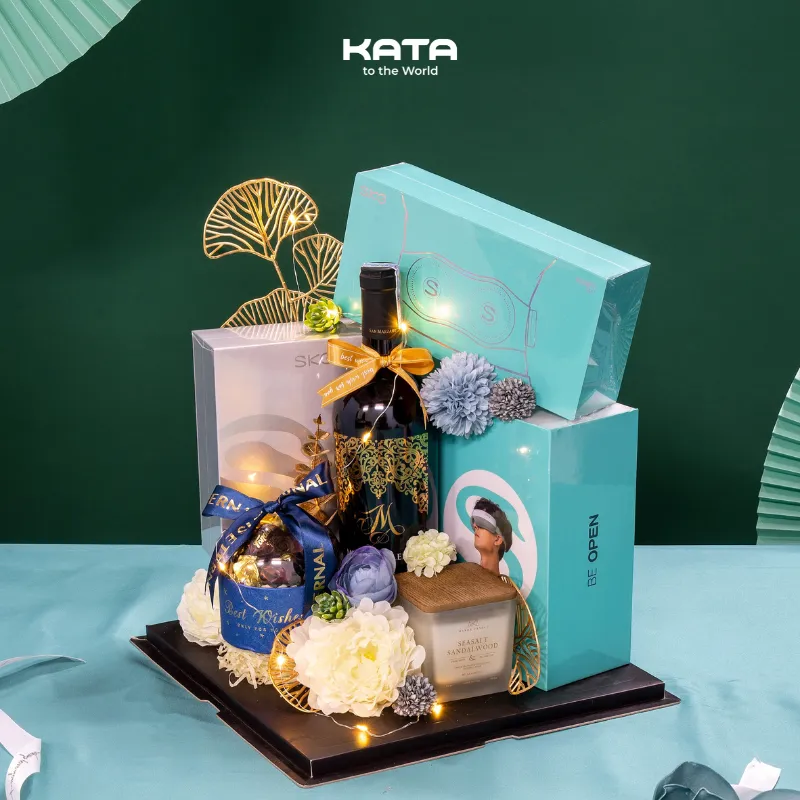 giỏ quà Tết 2024 "Tuế Bình An Nhật" đến từ thương hiệu KATA bao gồm những sản phẩm chăm sóc sức khỏe đặc biệt