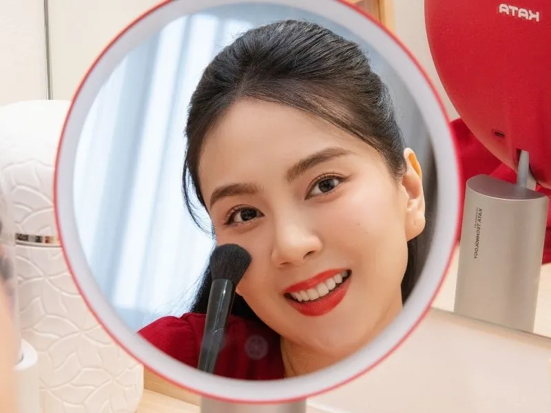 Hỗ trợ soi kỹ chi tiết da