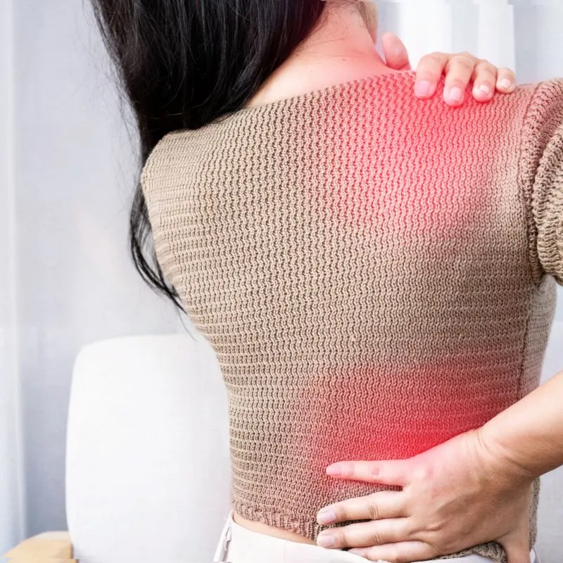 Tôi thường đau mỏi vùng cổ vai gáy