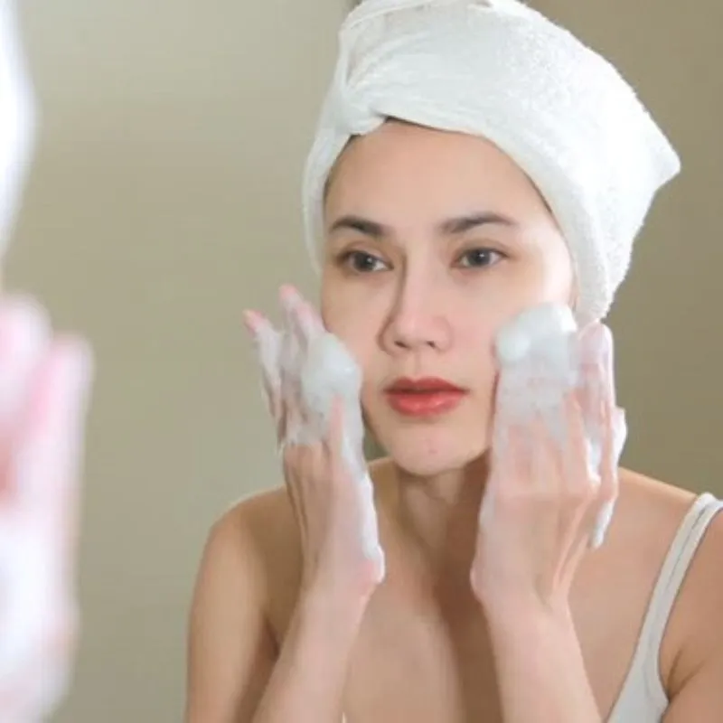 1 ngày rửa mặt mấy lần?
