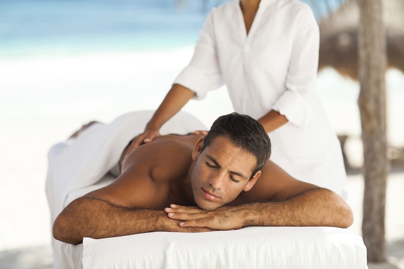 Quá trình massage lưng giúp mạch máu và các dây thần kinh được kích thích, khiến cho lưu lượng máu đến các bộ phận khác nhau tăng lên