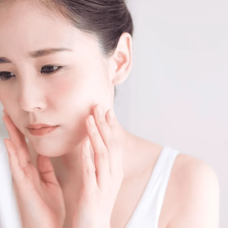 Bạn muốn chăm sóc da nhẹ nhàng thì nên sử dụng điện di tinh chất