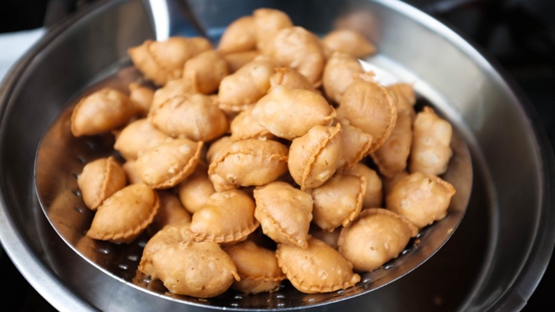 Khi nào ăn bánh quai vạc dễ khiến dư calo?