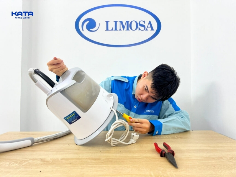 Limosa kiểm tra và tư vấn tình trạng máy trước khi sửa