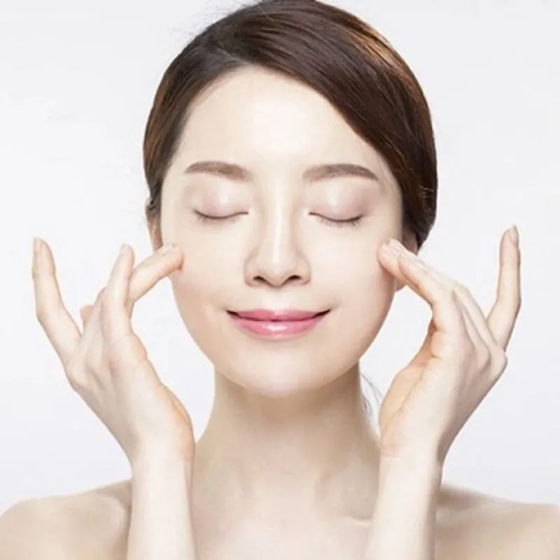 Các dưỡng chất chống lão hóa được thẩm thấu sâu giúp kích thích sản sinh collagen