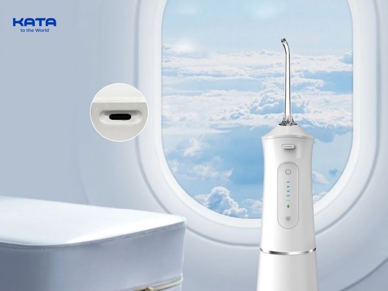 Bạn nên mang máy tăm nước trong hành lý xách tay vì hầu hết các loại máy tăm nước đều sử dụng pin sạc