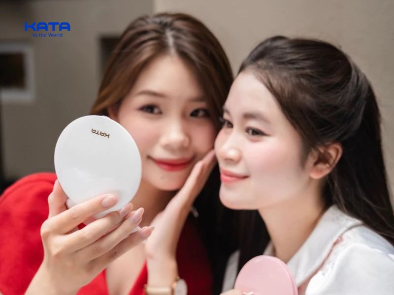 Tặng gương mang đến nhiều ý nghĩa khác nhau, tùy thuộc vào dịp tặng