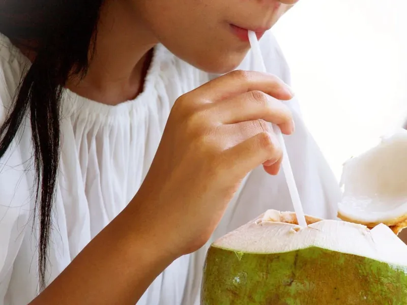 Uống nước dừa có thực sự giảm cân được không?
