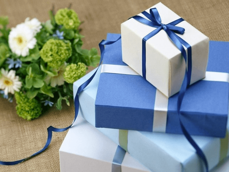 Gợi ý 10+ món quà sinh nhật tặng người thân ý nghĩa, độc đáo 