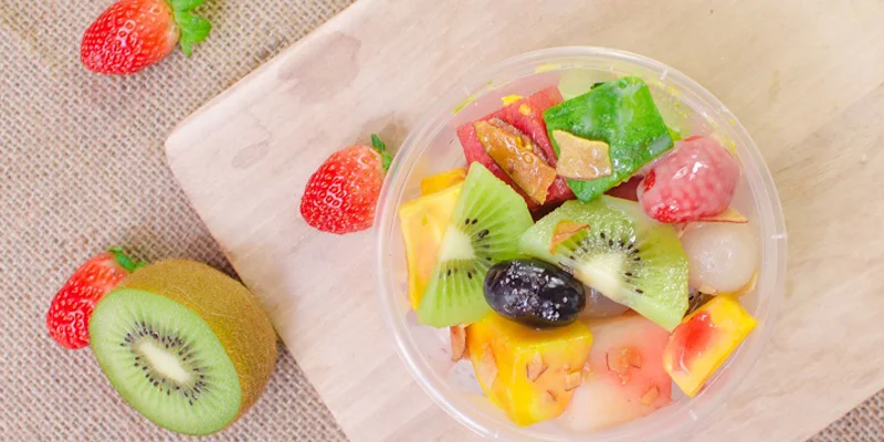 Trong chế độ ăn hàng ngày, hãy tăng cường việc tiêu thụ rau xanh và trái cây tươi.