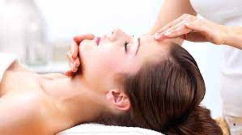 Vai trò của massage đầu giảm stress
