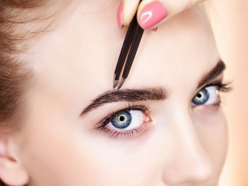 Nhiều trường hợp càng nhổ càng lệch, càng chỉnh càng khó cân hai bên