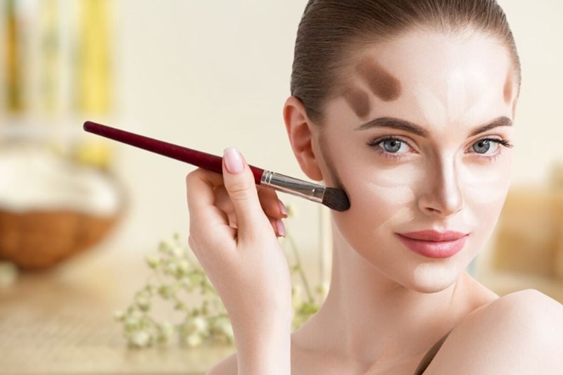 Sai lầm khi trang điểm khiến mũi càng thấp và to hơn