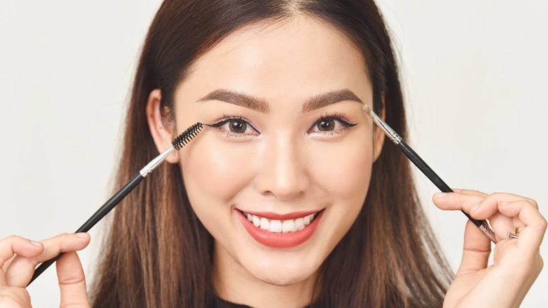 Kẻ chân mày đẹp không phải là vẽ chuẩn sách giáo khoa