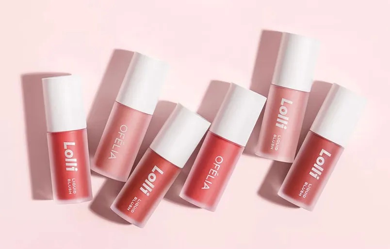 Khác với má bột, má hồng dạng kem có kết cấu mềm, dễ tán