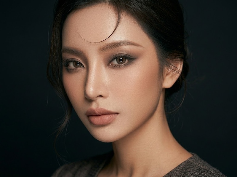 Mắt khói nhẹ : Bí ẩn nhưng không hề dừ