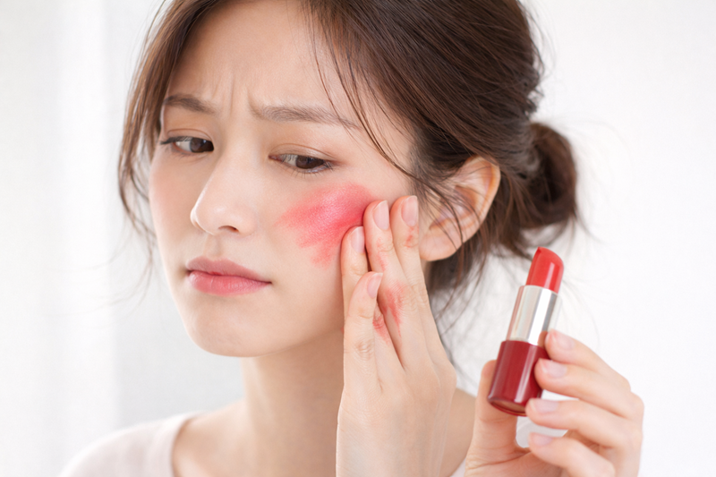 Màu bị bệt thành từng mảng, không tán đều