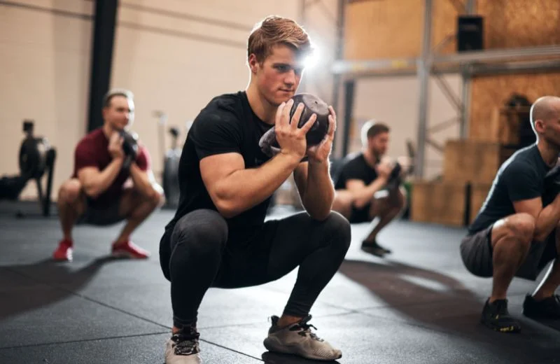 Bài tập squat giúp kích thích vùng mông phát triển