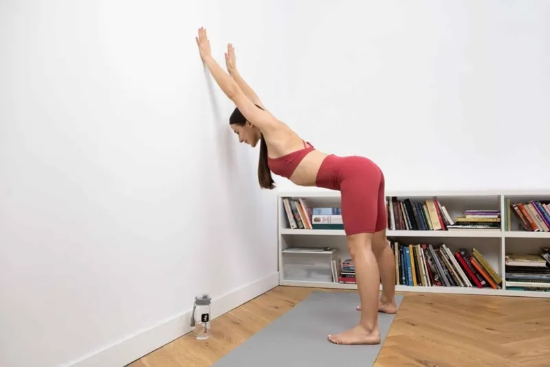 Mách bạn một số bài tập pilates với tường đơn giản ngay tại nhà