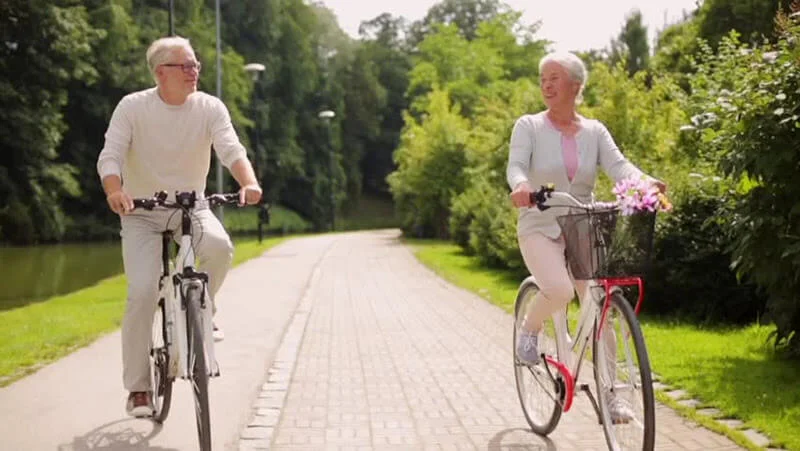 Đạp xe đạp là môn thể thao có ích cho tuổi trung niên