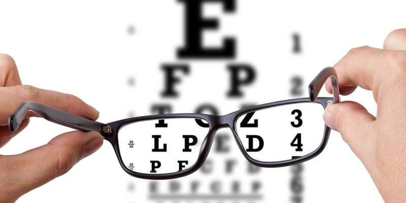 Kiểm tra thị lực định kỳ để đảm bảo mắt khỏe mạnh