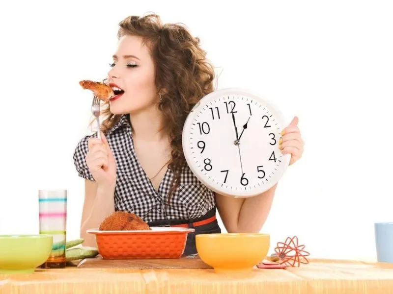Hướng dẫn cách xây dựng thói quen ăn trưa đúng cách - Lựa chọn thực phẩm và giờ giấc ăn trưa hợp lý 
