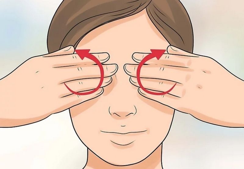 Cách massage mắt giảm thâm quầng trong 7 bước