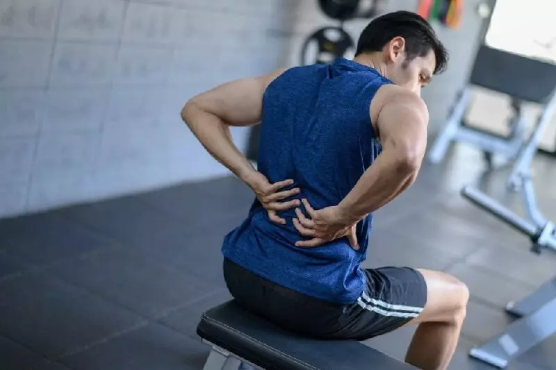 Hoạt động sai tư thế gây đau lưng dưới