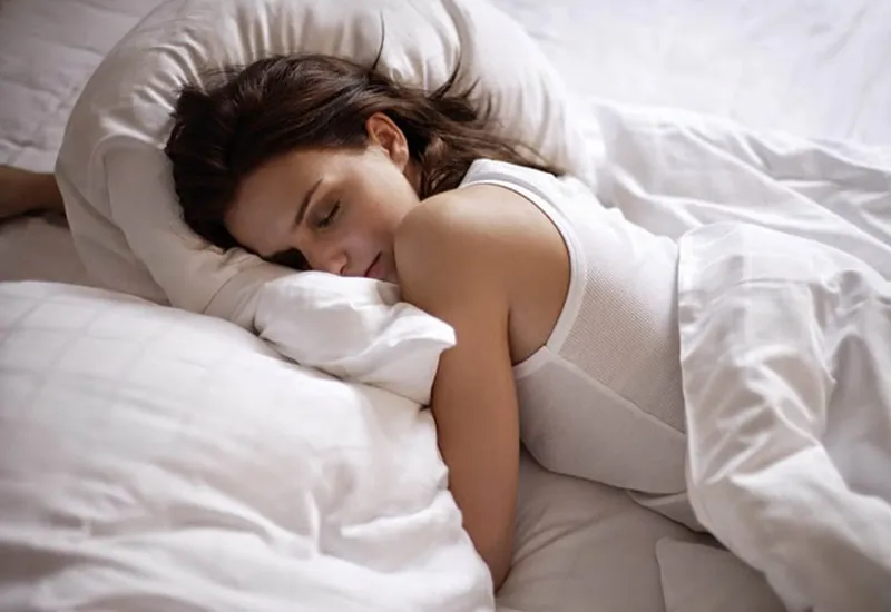 Điều chỉnh tư thế ngủ là cách chữa đau cổ khi ngủ sai tư thế quan trọng nhất