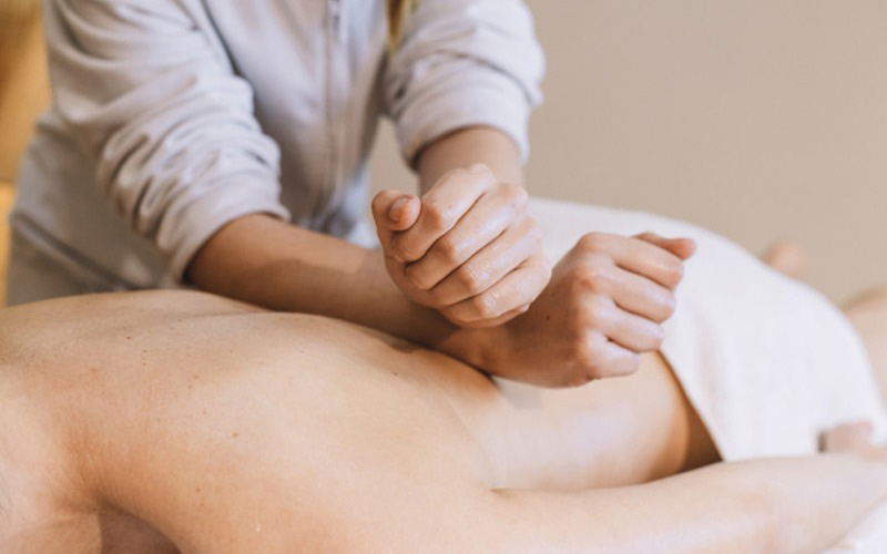 Cách massage lưng giúp trị đau lưng hiệu quả