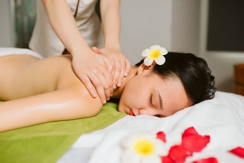 Chia sẻ một số cách massage toàn thân cho phụ nữ tại nhà các chị em nên bỏ túi
