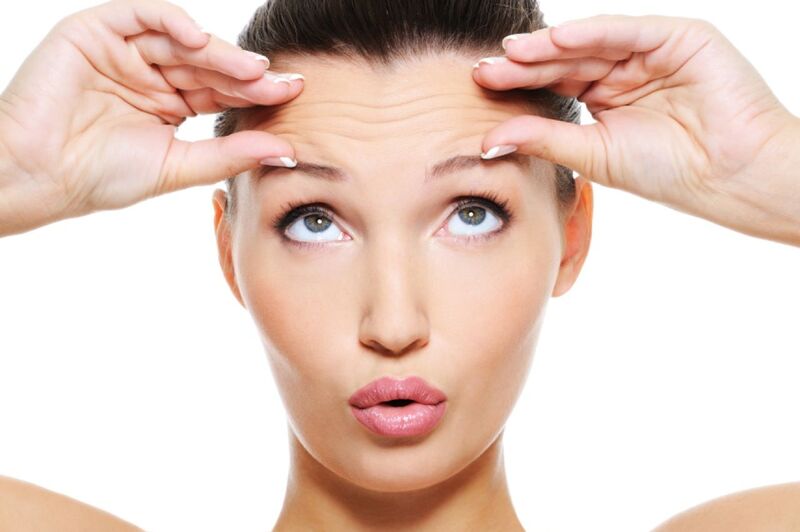 Ứng dụng các bài tập massage mắt đúng cách kết hợp cùng một số sản phẩm chăm sóc mắt chuyên sâu sẽ dần giúp vùng da mắt trở nên khoẻ mạnh