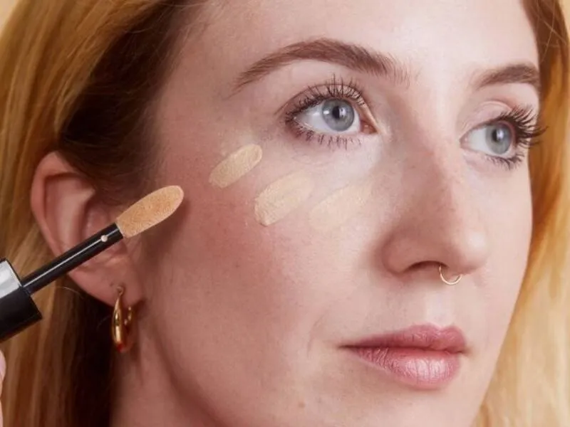 Cách chọn kem che khuyết điểm giúp che phủ bọng mắt 