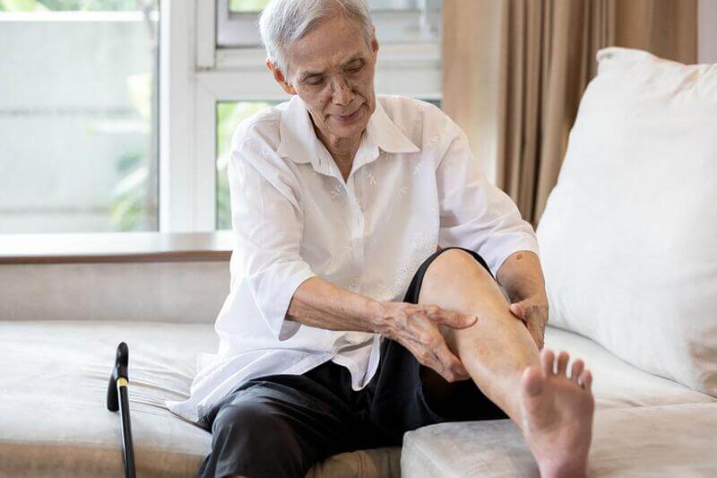 Sử dụng máy massage cho người lớn tuổi có thực sự đem đến công dụng giảm đau?