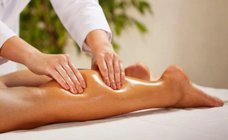 Bài tập giảm mỡ đùi kết hợp massage cho chân thon và thẳng