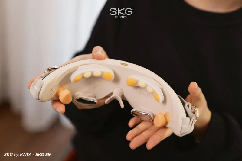 SKG E9 có tính năng massage hiện đại, thư giãn mắt toàn diện 