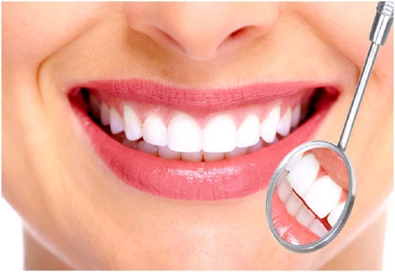 Người thay răng sứ có nên dùng bàn chải điện không?