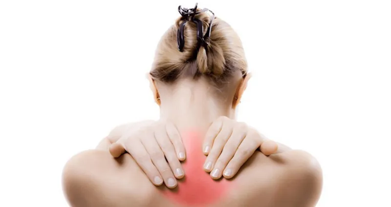 3 triệu chứng đau mỏi lưng trên thường gặp?