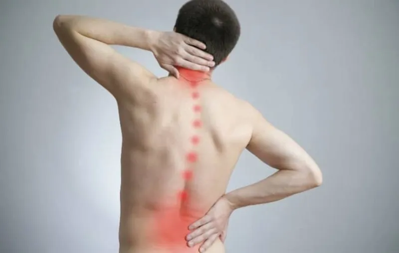 Gợi ý một số cách phòng ngừa nguy cơ đau cột sống lưng trên 