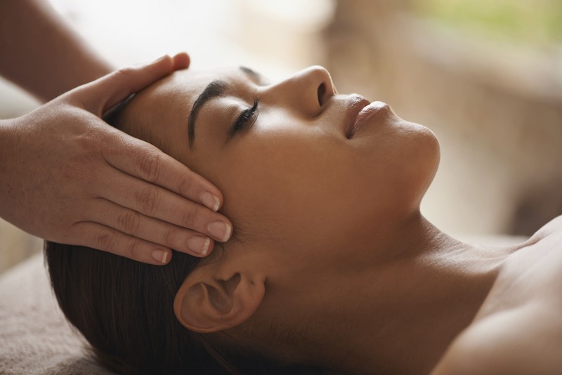 Thực hiện bài tập massage mắt theo phương pháp Shiatsu thường xuyên giúp làm mờ nếp nhăn hiệu quả