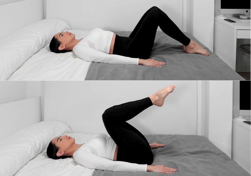 Bài tập co chân giảm mỡ bụng trước khi ngủ 