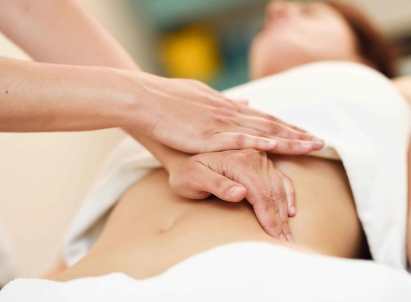 Massage bụng là gì? 