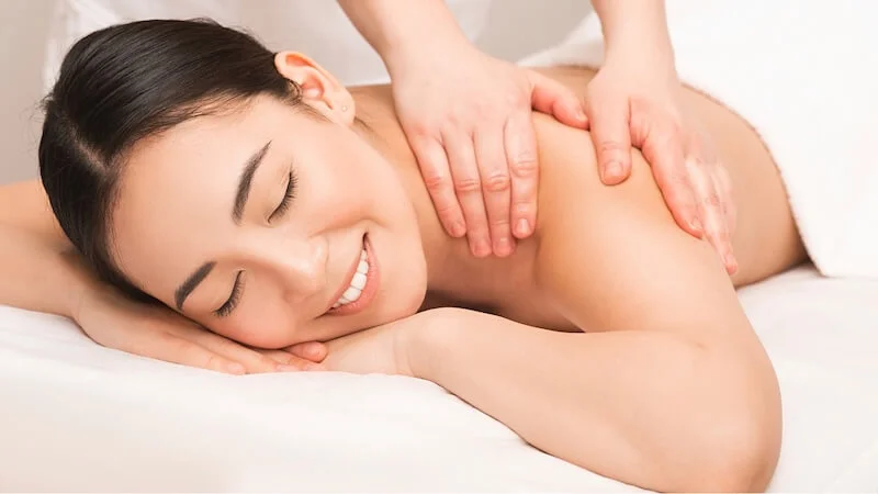 Massage body là một liệu pháp chăm sóc sức khỏe bằng kỹ thuật xoa bóp toàn thân