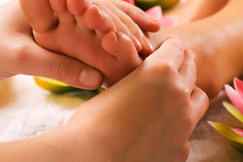 Massage chân có tác dụng gì?
