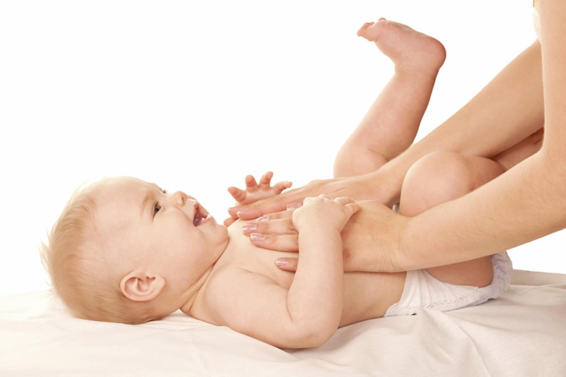 Lợi ích của việc massage cho trẻ sơ sinh