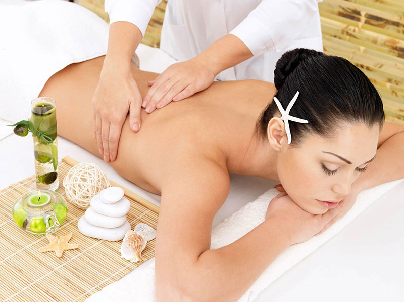 Massage cơ thể giúp thư giãn, cải thiện tâm trạng