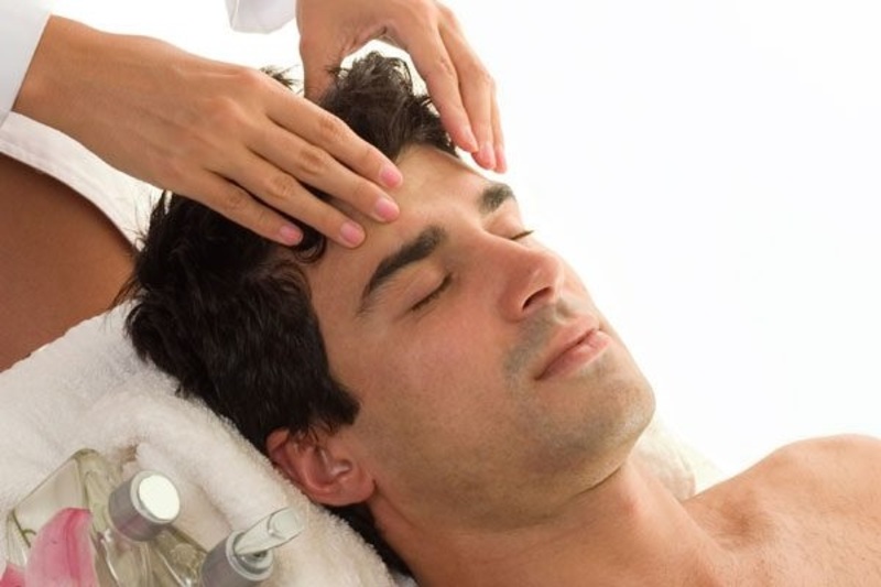 Khi sử dụng dịch vụ massage đầu chuyên nghiệp, bạn sẽ được trải nghiệm một liệu pháp xoa bóp đặc biệt thư giãn, nhẹ nhàng