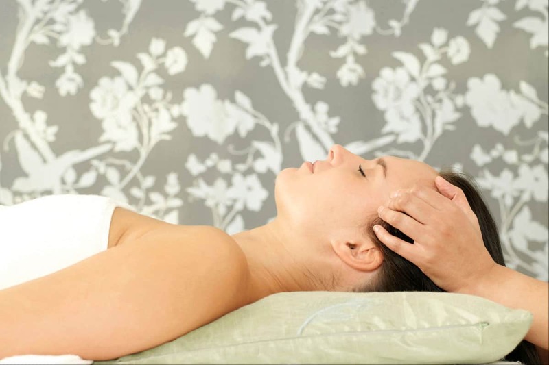 Có thể nói, massage đầu hiện nay đang là một trong những giải pháp thư giãn đầu óc hiệu quả, dễ thực hiện nhất tại nhà