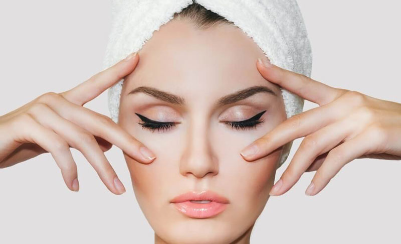 Massage mắt đúng cách là một trong những biện pháp đơn giản, dễ áp dụng tại nhà để giảm mỏi mắt và tình trạng quầng thâm hiệu quả