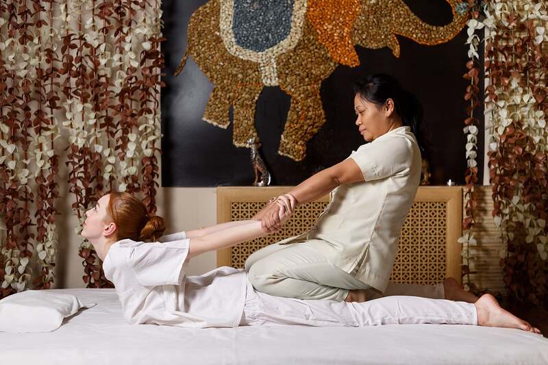 Massage Thái có điểm khác biệt so với những phương pháp massage thông thường chính là thực hiện theo chiều từ dưới lên trên